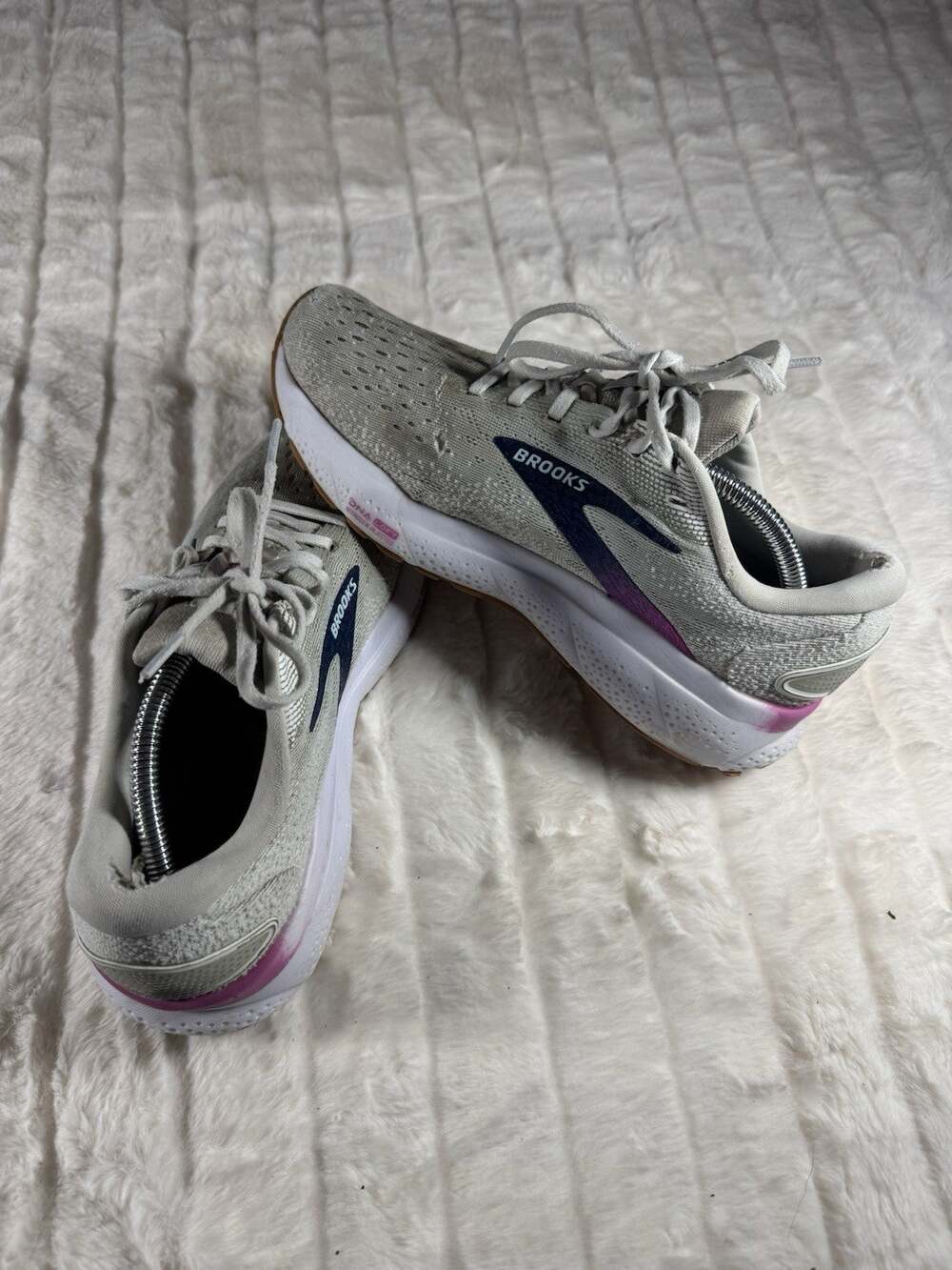 Brooks Ghost 16 Women’s Running Shoes US 8 Gray Pink Athletic Sneakers